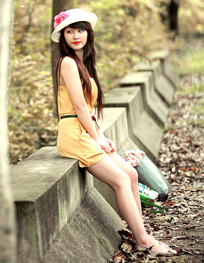 Có[-]khi[-]điệu[-]đà[-]với[-]nón[-]váy